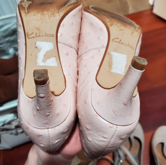 Clarks Swiss Dot Heels - Picture 2 of 8